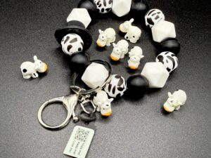 Mini Moo Moo Subaru Cow Gift Set | Magnetic or Suction Cup Cow + Bracelet/Keychain | Stylish & Adorable Surprise! Cruise | Jeep | Hide-a-Hog