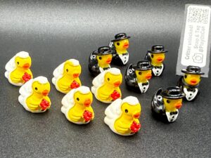 Mini Bride & Groom Ducks – Wedding Favor Ducks with Custom Tags, Optional Magnet or Suction Cup Base – Perfect for Weddings, Showers, Party